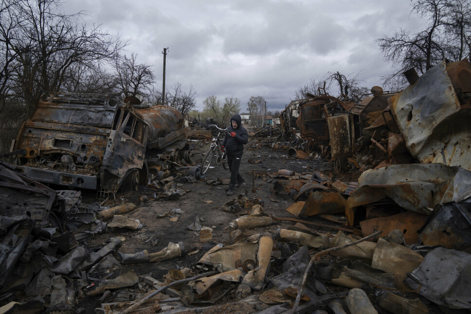 UKRAINA: Krigen i Ukraina representerer et skifte i hvordan vestlig etterretning kommer til syne, skriver innleggsforfatter. Bildet viser ødeleggelser i byen Tsjernihiv i Ukraina.