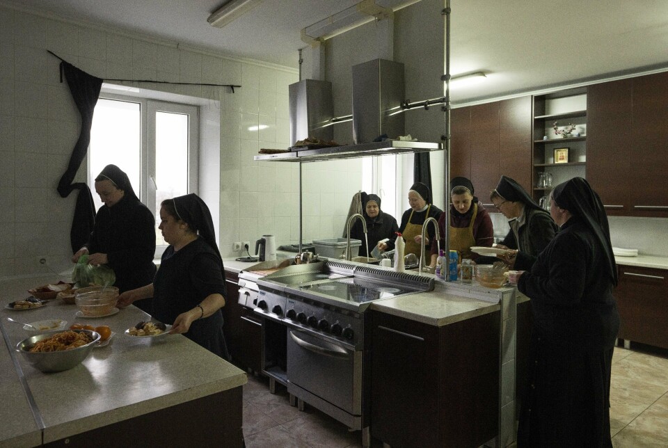 NONNER: En liten gruppe katolske nonner har åpnet opp et kloster for ukrainske flyktninger.