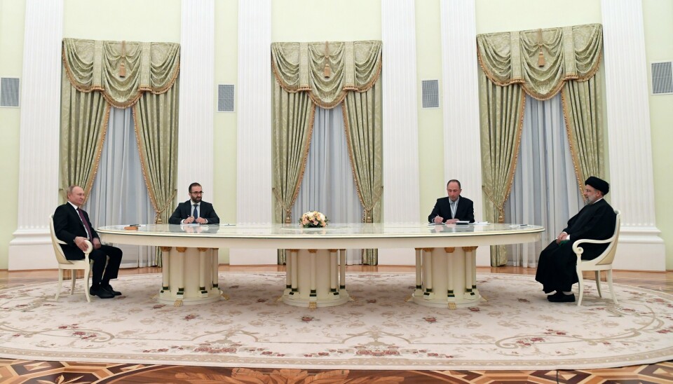 MØTE: Russlands president Vladimir Putin (t.v.) og Irans president Ebrahim Raisi (t.h) møttes i Moskva i januar.