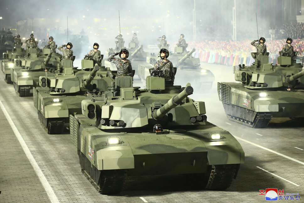 MARKERING: Panservogner blir brukt under paraden.