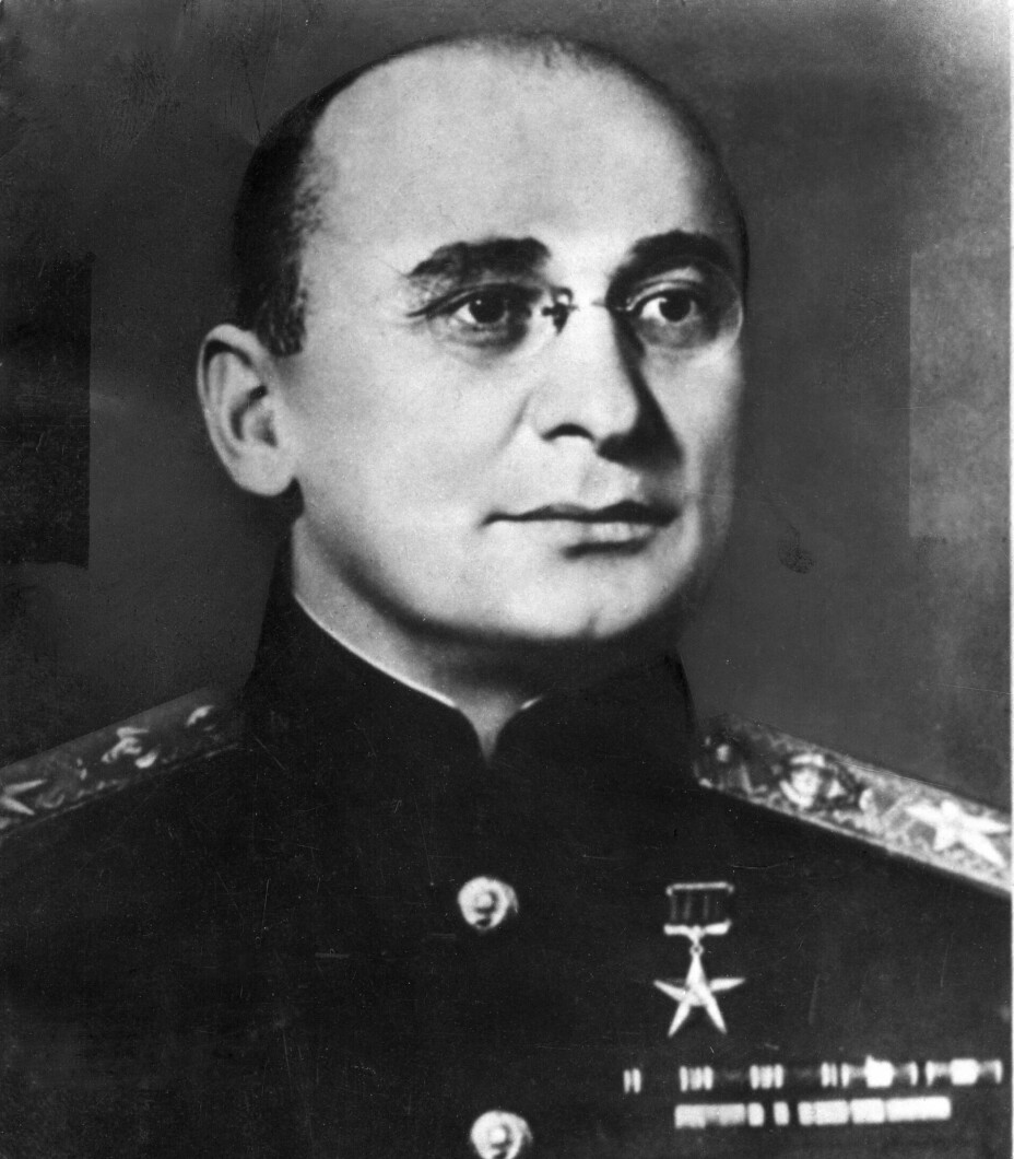 REDD: Spion-sjef Lavrentia Beria turte ikke fortelle Stalin sannheten.