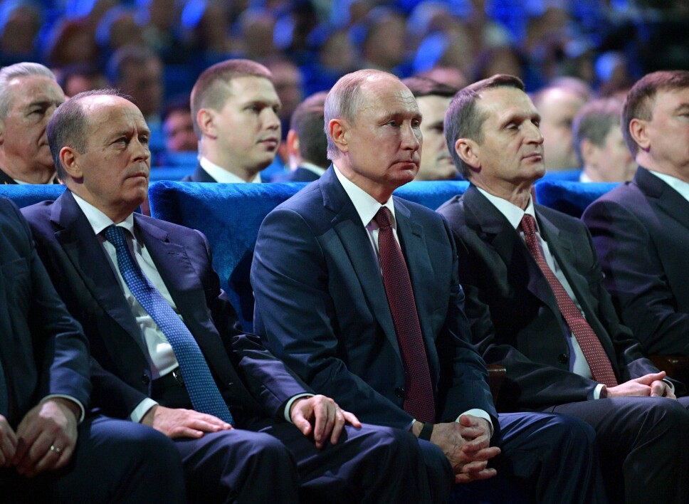 SPIONTOPPER: FSB-sjef Alexander Bortnikov, president og tidligere FSB-sjef Vladimir Putin og Sergej Narysj, sjef for Russlands utenlandsetterretning.