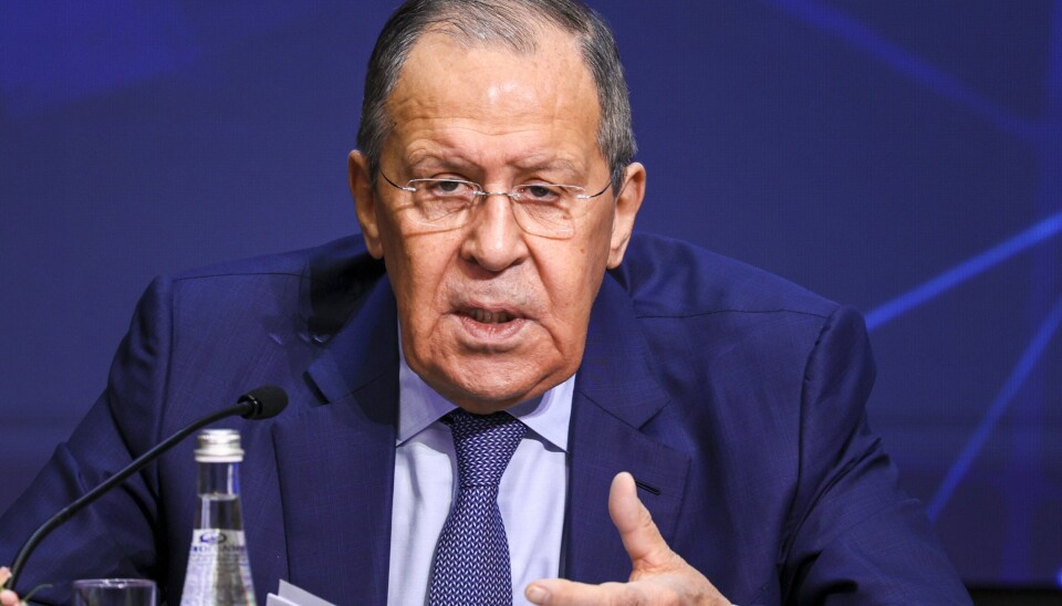 ADVARSEL: Russlands utenriksminister Sergej Lavrov advarer Vesten mot å forsyne Ukraina med våpen og ammunisjon.