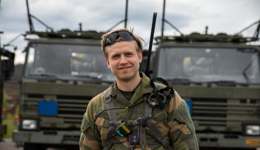 PÅ ØVELSE: Løytnant Sigurd Longva på øvelse da han jobbet i Luftvernbataljonen. PÅ ØVELSE: Løytnant Sigurd Longva på øvelse da han jobbet i Luftvernbataljonen.