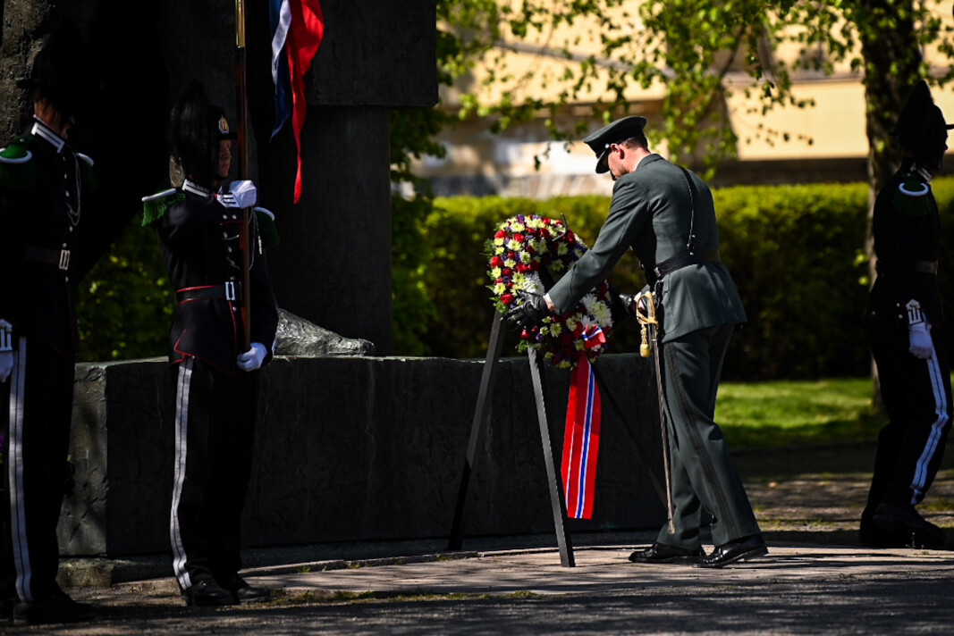 KRANS: Frigjørings- og veterandagen ble marker på Akershus festning med sermonier, taler og kranser. KRANS: Frigjørings- og veterandagen ble marker på Akershus festning med sermonier, taler og kranser.