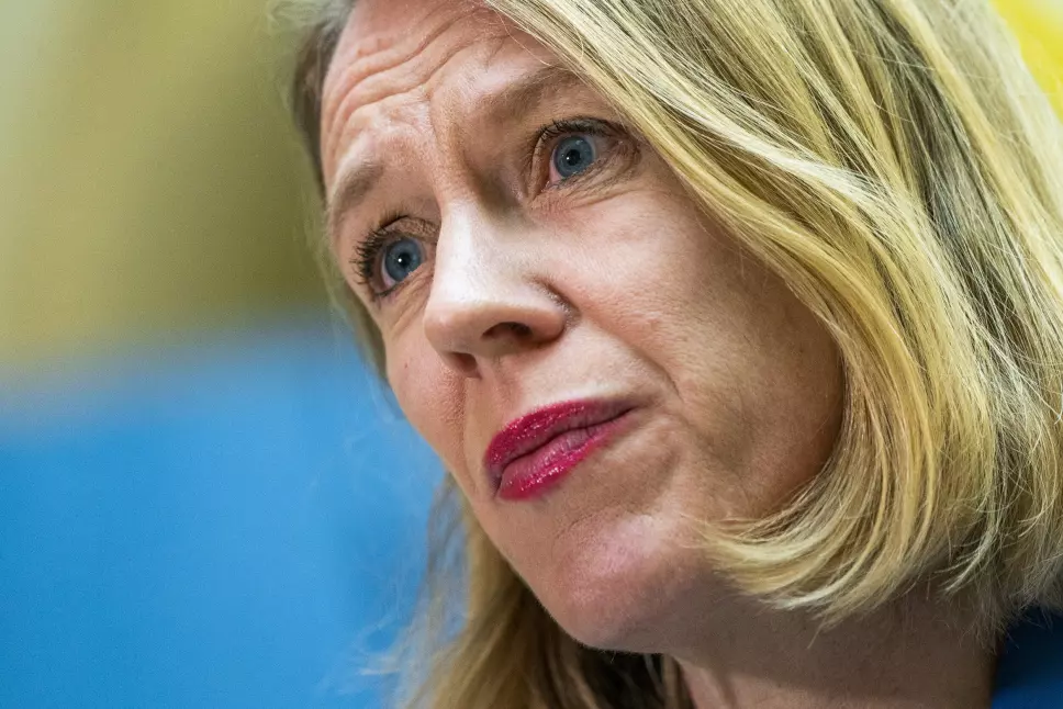 FORDØMMER: Utenriksminister Anniken Huitfeldt opplyser at Norge fordømmer av Russlands cyberangrep på satellittforbindelser i februar.