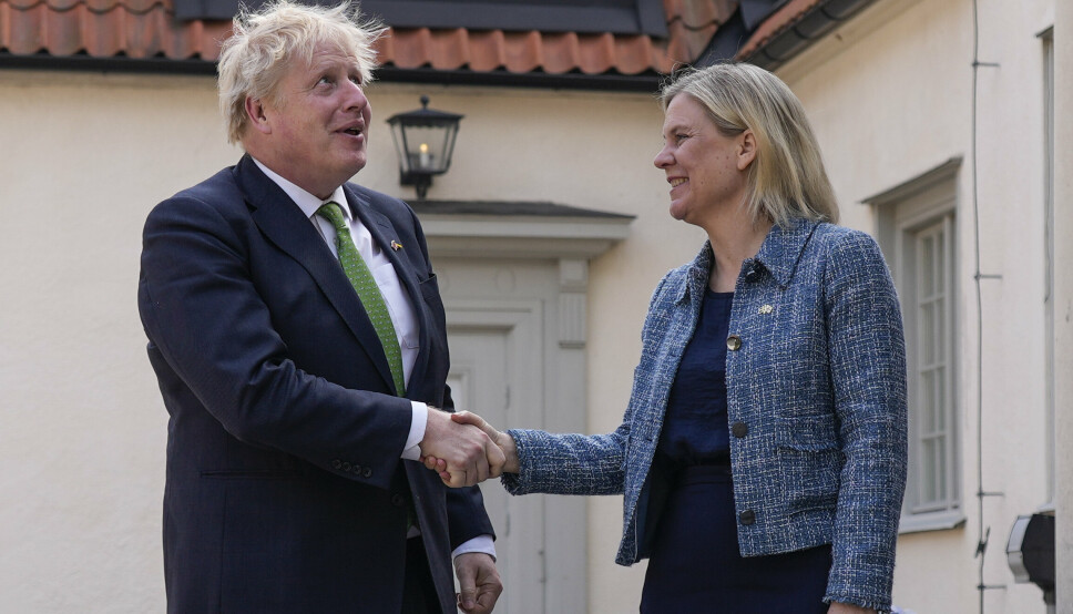 NY SIKKERHETSAVTALE: Storbritannias statsminister Boris Johnson og Sveriges statsminister Magdalena Andersson skal styrke samarbeidet om forsvar og har inngått en sikkerhetsavtale.