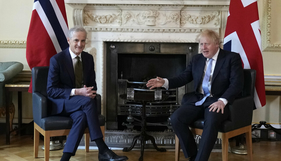 SIGNERTE: Storbritannias statsminister Boris Johnson tok fredag imot statsminister Jonas Gahr Støre i statsministerboligen i 10 Downing Street.