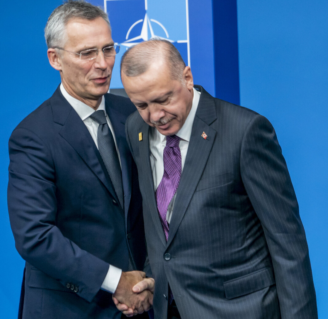 Paul Levin, sjef for Institutt for Tyrkia-studier ved universitetet i Stockholm tror at den tyrkiske presidenten Recep Tayyid Erdogan vil nekte svensk og finsk Nato-medlemskap. Bildet er tatt i 2019, av Generalsekretær i NATO, Jens Stoltenberg og den tyrkiske statsministeren Erdogan. Paul Levin, sjef for Institutt for Tyrkia-studier ved universitetet i Stockholm tror at den tyrkiske presidenten Recep Tayyid Erdogan vil nekte svensk og finsk Nato-medlemskap. Bildet er tatt i 2019, av Generalsekretær i NATO, Jens Stoltenberg og den tyrkiske statsministeren Erdogan.