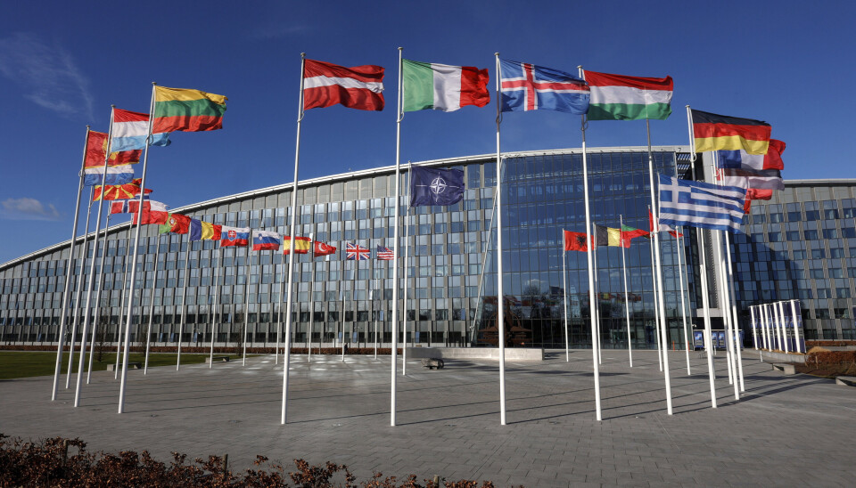 ADVARSEL: Snart kan også det svenske og finske flagget vaie foran Natos hovedkvarter. Det får Russland til å rase. ADVARSEL: Snart kan også det svenske og finske flagget vaie foran Natos hovedkvarter. Det får Russland til å rase.
