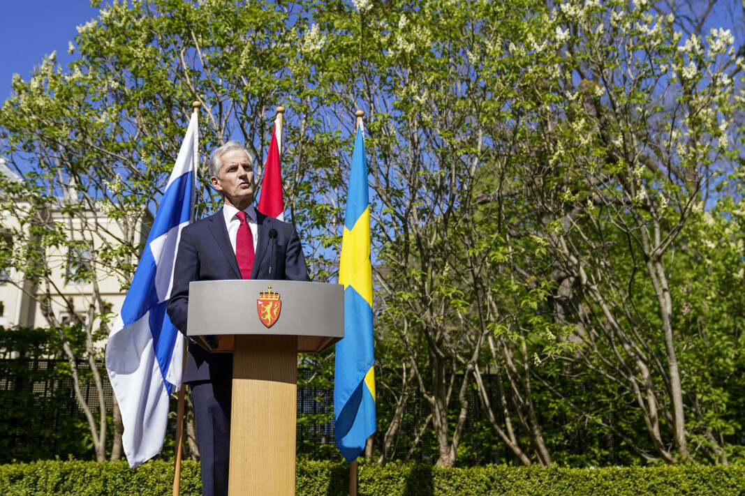 Statsminister Jonas Gahr Støre (Ap) møtte pressen i forbindelse med Sveriges avgjørelse om å søke Nato-medlemskap mandag. Støre mener søknadene fra Sverige og Finland er et tidsskille for det nordiske samarbeidet.