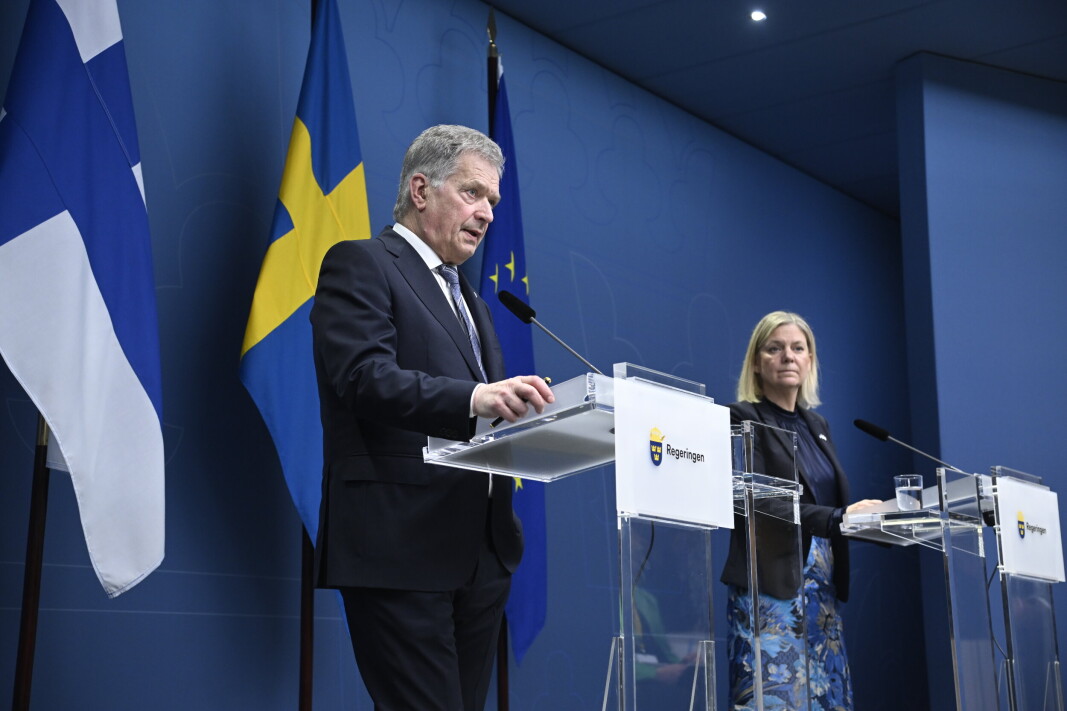 PRESSEKONFERANSE: Finlands president Sauli Niinisto, til venstre, og Sveriges statsminister Magdalena Andersson holdt en pressekonferanse i Stockholm tirsdag 17. mai. PRESSEKONFERANSE: Finlands president Sauli Niinisto, til venstre, og Sveriges statsminister Magdalena Andersson holdt en pressekonferanse i Stockholm tirsdag 17. mai.