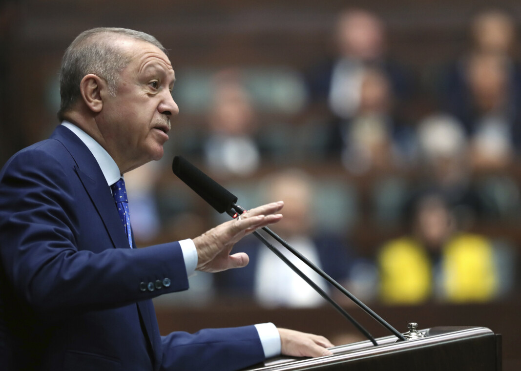 NATOS UTVIDELSE: Den tyrkiske presidenten Recep Tayyip Erdogan mener at s NATOs utvidelse vil avhenge av at Finland og Sverige viser respekt for tyrkiske sensitiviteter angående terrorisme. Bildet er tatt 18. mai 2022, i Ankara, Tyrkia. NATOS UTVIDELSE: Den tyrkiske presidenten Recep Tayyip Erdogan mener at s NATOs utvidelse vil avhenge av at Finland og Sverige viser respekt for tyrkiske sensitiviteter angående terrorisme. Bildet er tatt 18. mai 2022, i Ankara, Tyrkia.