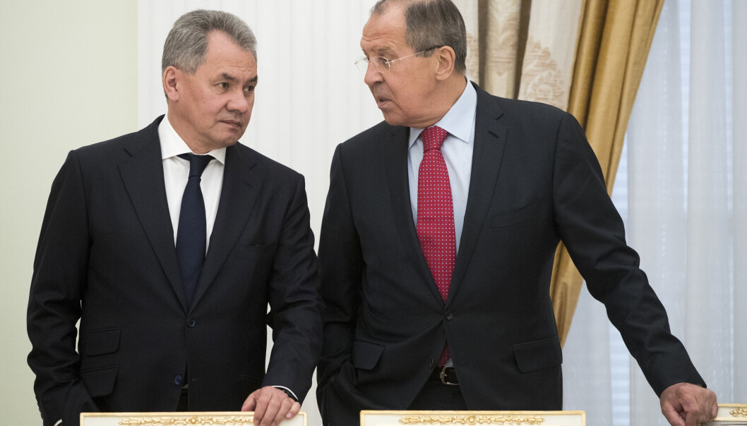STORMAKT: Russlands forsvarsminister Sergej Sjojgu og utenriksminister Sergej Lavrov snakker sammen under et møte i 2017. STORMAKT: Russlands forsvarsminister Sergej Sjojgu og utenriksminister Sergej Lavrov snakker sammen under et møte i 2017.