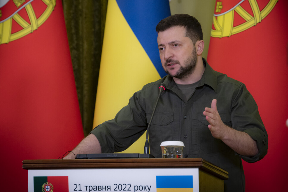 MØTE: Ukrainas president Volodymyr Zelenskyj møtte pressen i Kyiv lørdag sammen med Portugals statsminister Antonio Costa.