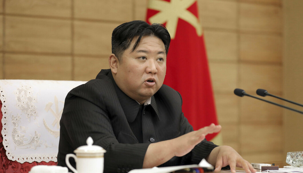 TESTER: Nord-Koreas leder Kim Jong-un har foretatt en rekke rakettester siden nyttår.