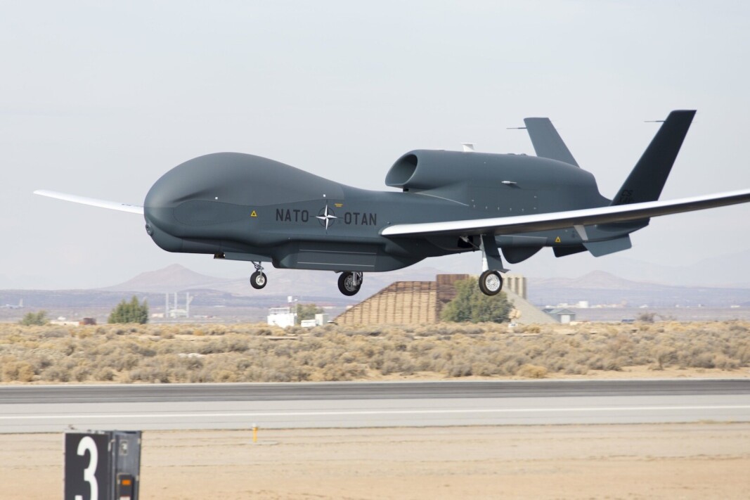 TEST: Den første av Natos Global Hawk-droner under jomfruturen i California i 2015. TEST: Den første av Natos Global Hawk-droner under jomfruturen i California i 2015.