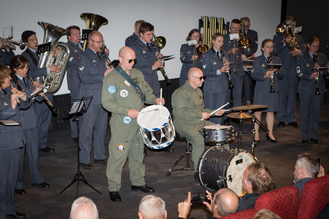 SPILLER OPP: Luftforsvarets musikkorps tok ansvar for å dra opp stemningen før premieren på Top Gun: Maverick da veteraner, fremtidige veteraner og næringsliv møttes til nettverkstreff i Trondheim. SPILLER OPP: Luftforsvarets musikkorps tok ansvar for å dra opp stemningen før premieren på Top Gun: Maverick da veteraner, fremtidige veteraner og næringsliv møttes til nettverkstreff i Trondheim.