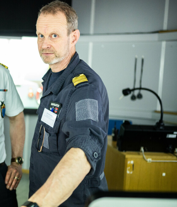 PÅ MANØVERROMMET: Orlogskaptein Petter Lunde, som er Seksjonsleder ved Sjøkrikgsskolen. Foto: Hedvig Idås