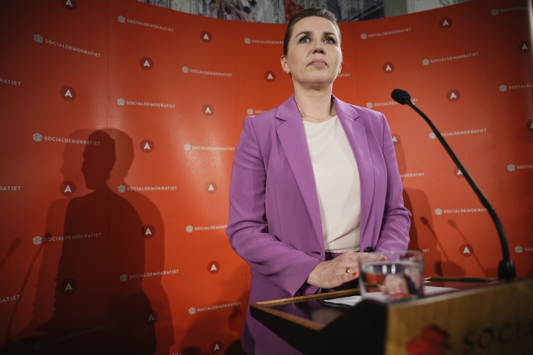 GLAD OG STOLT: Statsminister Mette Frederiksen talte til partifeller i Folketinget i København onsdag. – Jeg er glad, og jeg er stolt på vegne av Danmark, sa Frederiksen da resultatet av folkeavstemningen om EUs forsvarssamarbeid var klart. GLAD OG STOLT: Statsminister Mette Frederiksen talte til partifeller i Folketinget i København onsdag. – Jeg er glad, og jeg er stolt på vegne av Danmark, sa Frederiksen da resultatet av folkeavstemningen om EUs forsvarssamarbeid var klart.