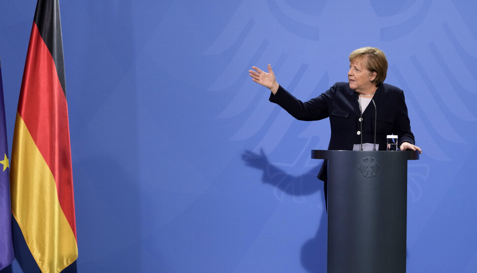 TALTE ETTER SEKS MÅNEDER: Den tidligere tyske statsministeren Angela Merkel mener at Russlands angrep på Ukraina er et «dypt brudd» i Europas historie etter andre verdenskrig. Bildet er fra 8.desember 2021.