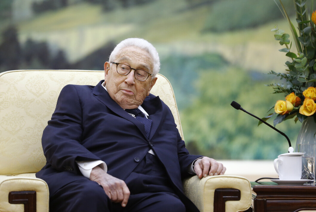 KISSINGER: Den tidligere amerikanske utenriksministeren Henry Kissinger avbildet i 2018 under et besøk i Kina. KISSINGER: Den tidligere amerikanske utenriksministeren Henry Kissinger avbildet i 2018 under et besøk i Kina.