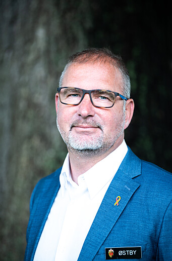 KRONIKKFORFATTEREN: Claus Andreas Østby, Forsvarssjefens heraldiske rådgiver og profilforvalter.