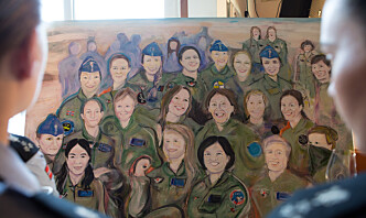 Foregangskvinner i Luftforsvaret foreviget i kunstverk