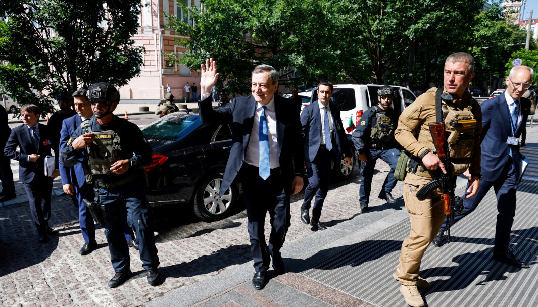 STATSLEDERE: Italias statsminister Mario Draghi ankom Kyiv sammen med Frankrikes president Emmanuel Macron og Tysklands statsminister Olaf Scholz torsdag. STATSLEDERE: Italias statsminister Mario Draghi ankom Kyiv sammen med Frankrikes president Emmanuel Macron og Tysklands statsminister Olaf Scholz torsdag.