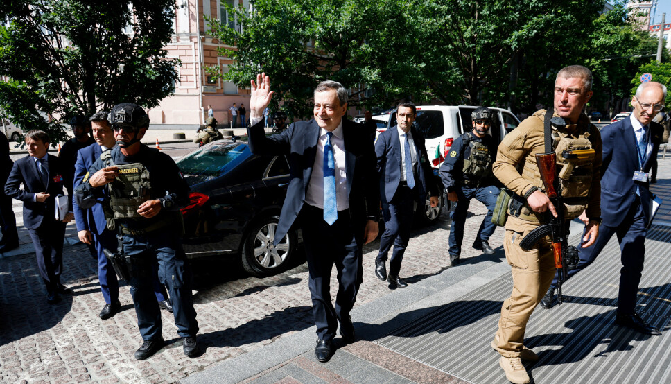 STATSLEDERE: Italias statsminister Mario Draghi ankom Kyiv sammen med Frankrikes president Emmanuel Macron og Tysklands statsminister Olaf Scholz torsdag.
