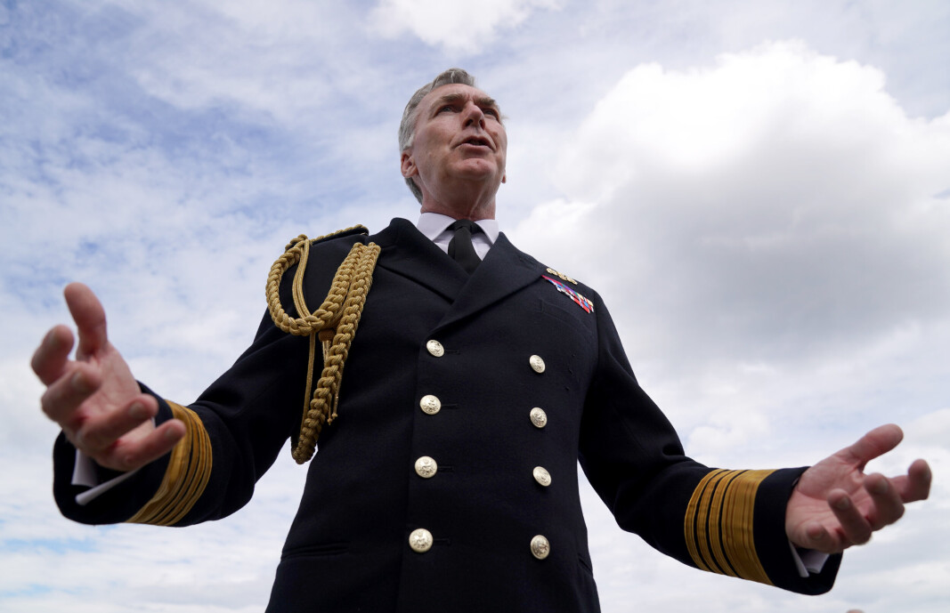 ADMIRAL: Russerne etter hvert vil gå tom for soldater og avanserte missiler, tror den britiske forsvarssjefen, admiral Tony Radakin. ADMIRAL: Russerne etter hvert vil gå tom for soldater og avanserte missiler, tror den britiske forsvarssjefen, admiral Tony Radakin.