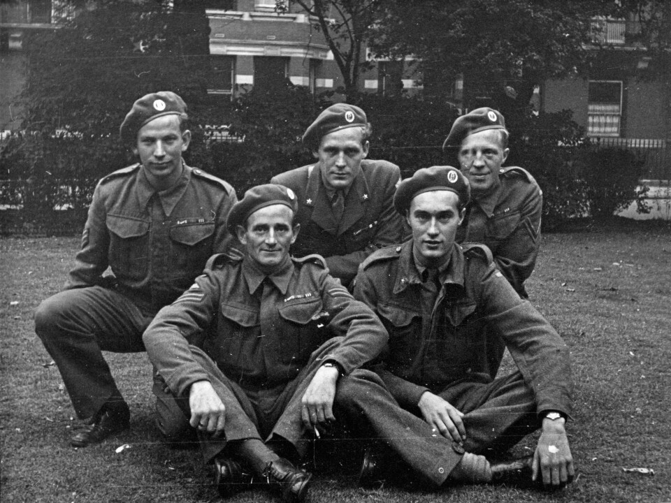 SABOTØRENE: F.v: Fredrik Kayser, Kasper Idland, Birger Strømsheim. Foran f.v: Hans Storhaug, Joachim Rønneberg.