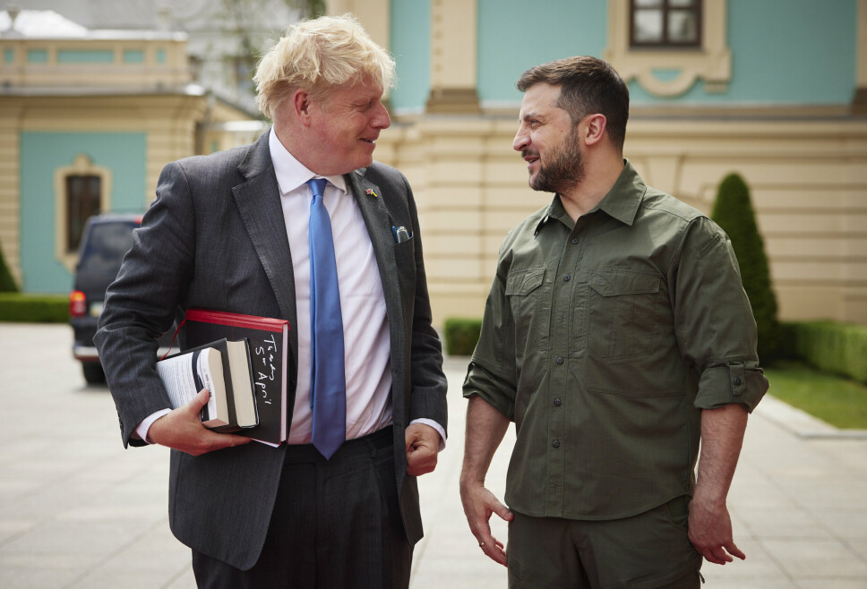 UVENTET: Statsminister Boris Johnson dukket uventet opp i Kyiv fredag, der han møtte Ukrainas president Volodymyr Zelenskyj.