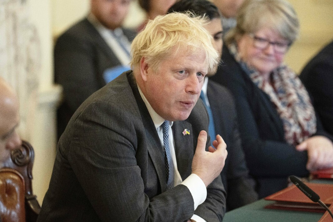 ADVARER: Storbritannias statsminister Boris Johnson advarte på et regjeringsmøte i London tirsdag mot at folk kan gå lei av krigen, som følge av konsekvensene den medfører, som økt inflasjon.