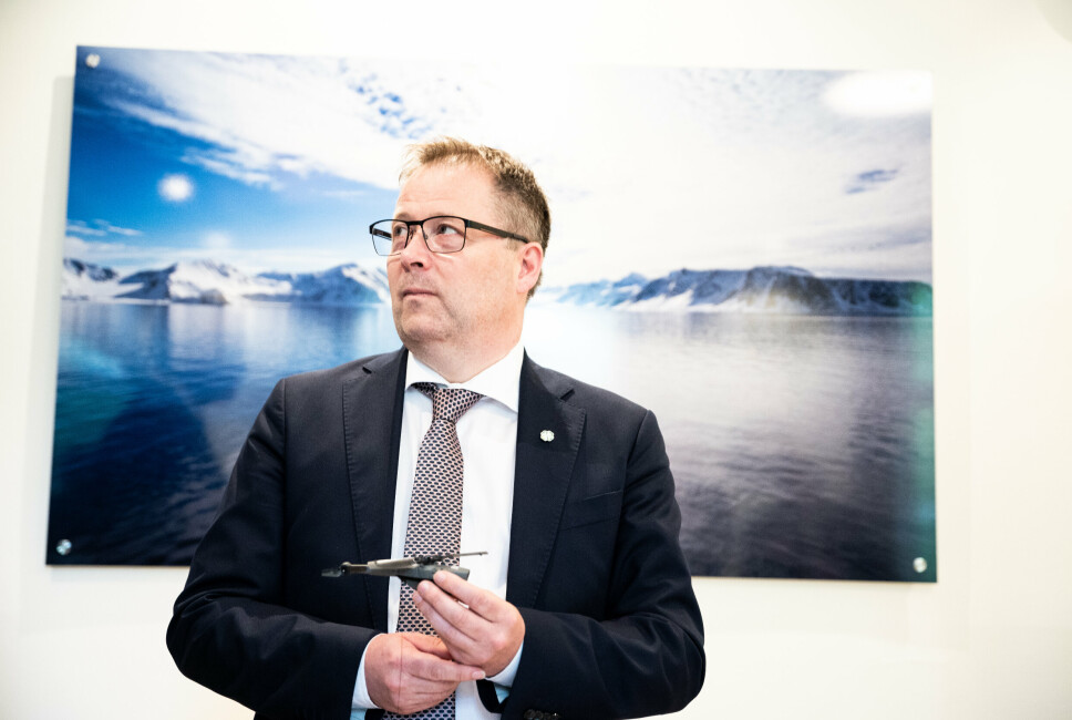 FORSVARSMINISTER: Bjørn Arild Gram deltok tirsdag på signering av ny avtale om droner. Onsdag legger han frem regjeringens forslag om utvidelse av reservistordningen.