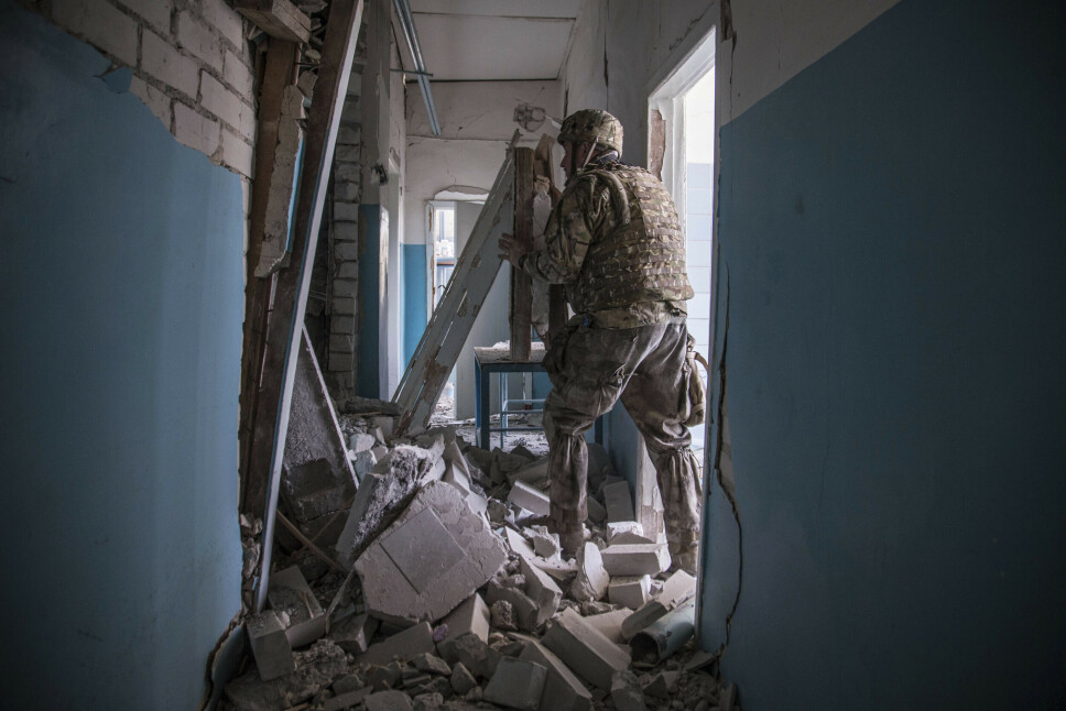 BEORDRET: Ukrainske soldater har blitt beordret til å trekke seg tilbake fra Sievjerodonetsk, etter at russiske styrker erobret store deler av byen for flere uker siden.