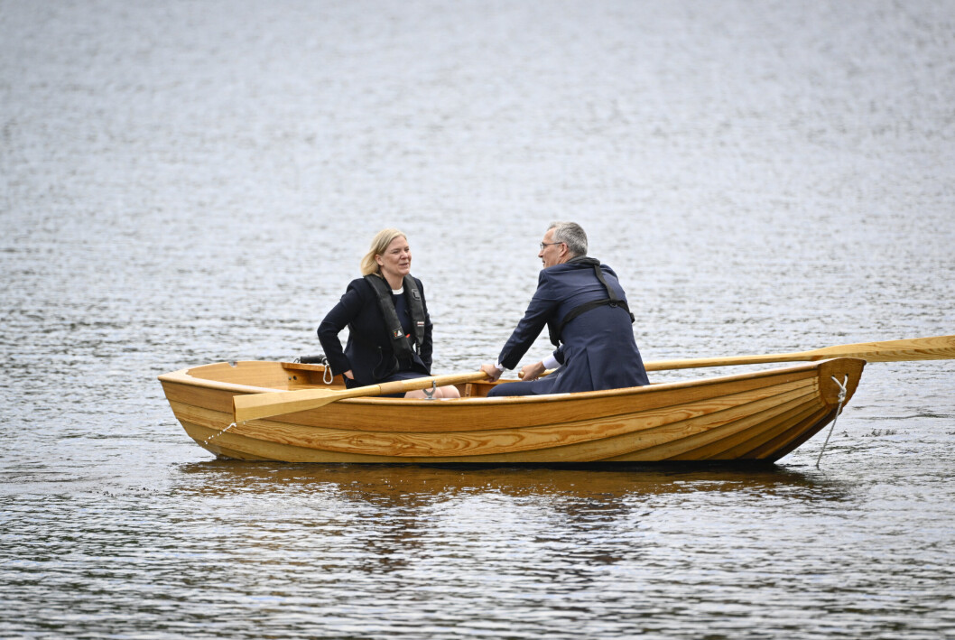 I FLYT: Sveriges statsminister Magdalena Andersson og Natos generalsekretær Jens Stoltenberg under en rotur ved Harpsund i Sverige. I FLYT: Sveriges statsminister Magdalena Andersson og Natos generalsekretær Jens Stoltenberg under en rotur ved Harpsund i Sverige.