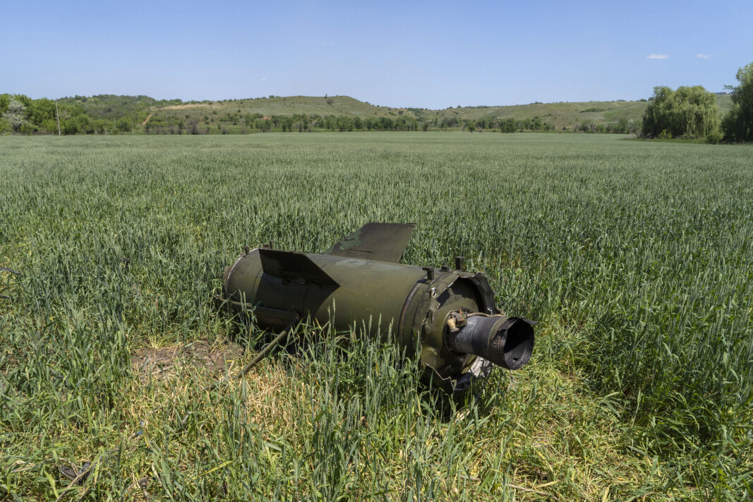 UKRAINA: Restene av et russisk missil i en hveteåker i Øst-Ukraina. UKRAINA: Restene av et russisk missil i en hveteåker i Øst-Ukraina.