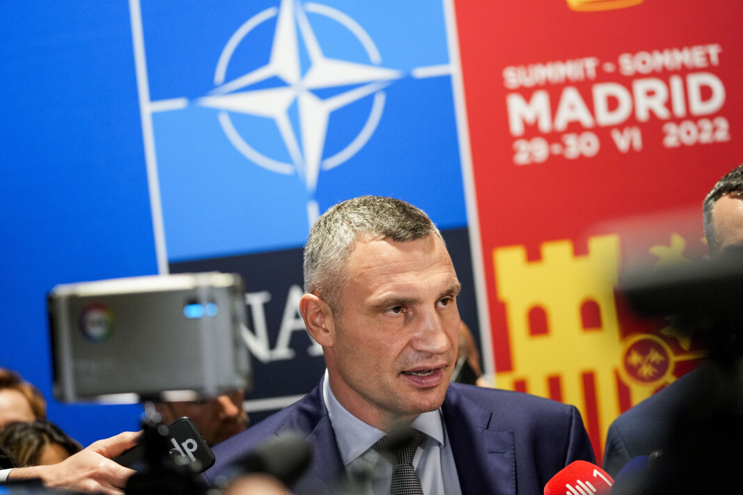 BER OM HJELP: Vitalij Klitsjko på Nato-toppmøtet i Madrid. Han ber om hjelp for å stanse krigen. BER OM HJELP: Vitalij Klitsjko på Nato-toppmøtet i Madrid. Han ber om hjelp for å stanse krigen.