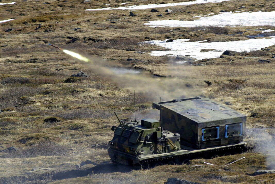RAKETTARTILLERI: En norsk MLRS skyter med øvelsesammunisjon på Setermoen. Bildet er datert mai 2002. RAKETTARTILLERI: En norsk MLRS skyter med øvelsesammunisjon på Setermoen. Bildet er datert mai 2002.