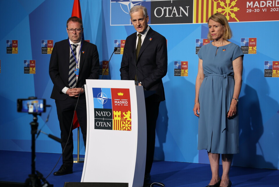I MADRID: Forsvarsminister Bjørn Arild Gram, statsminister Jonas Gahr Støre og utenriksminister Anniken Huitfeldt møtte pressen mellom møtene onsdag.