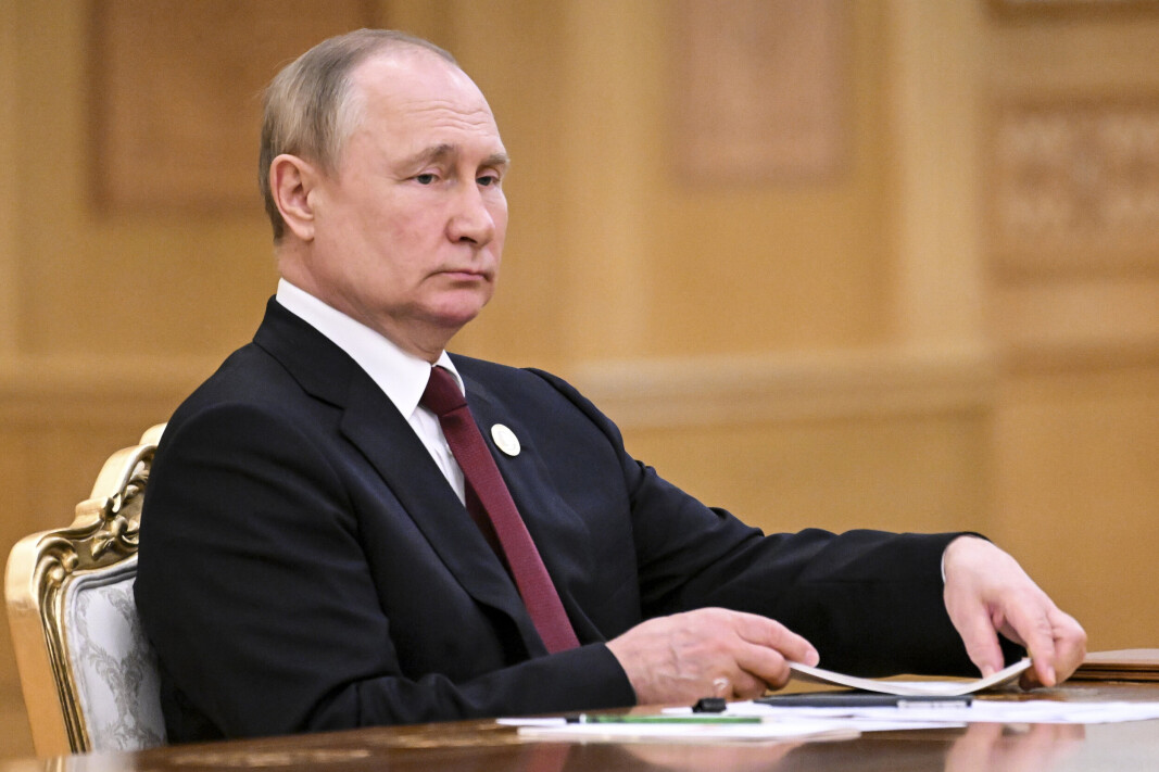 ADVARER NATO: Den russiske presidenten Vladimir Putin varsler tiltak dersom Nato etablerer militær infrastruktur i Sverige og Finland. ADVARER NATO: Den russiske presidenten Vladimir Putin varsler tiltak dersom Nato etablerer militær infrastruktur i Sverige og Finland.