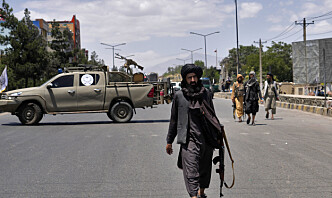 Tusenvis av menn samlet for å meisle ut Talibans politikk