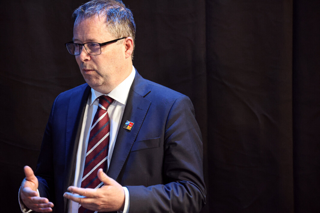 BIDRAR: Forsvarsminister Bjørn Arild Gram tror at fondet kan komme norsk næringsliv til gode. BIDRAR: Forsvarsminister Bjørn Arild Gram tror at fondet kan komme norsk næringsliv til gode.