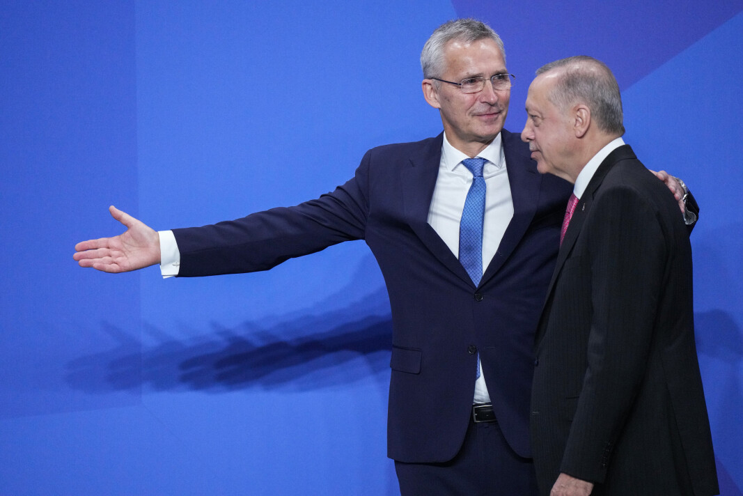 FORHANDLET: Stoltenberg satt flere timer med Erdogan og Finland og Sveriges statsledere for å få til en avtale. FORHANDLET: Stoltenberg satt flere timer med Erdogan og Finland og Sveriges statsledere for å få til en avtale.
