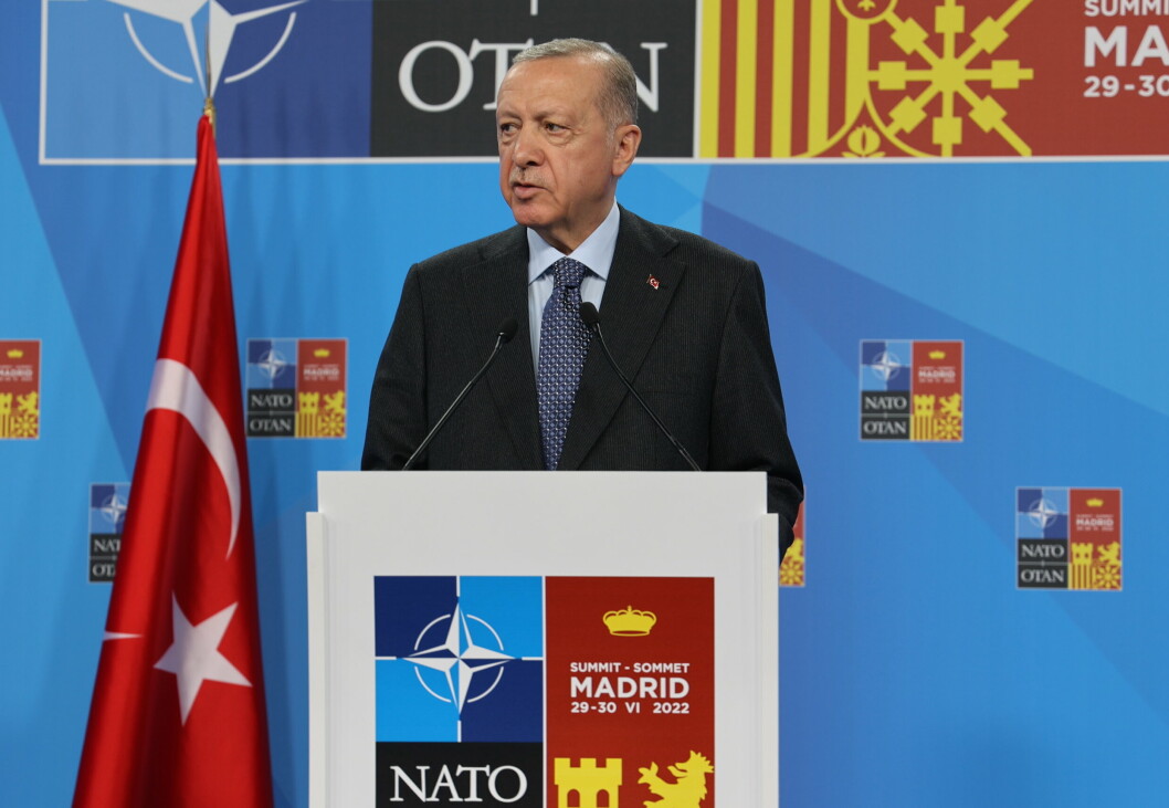 STANDHAFTIG: Tyrkias president Recep Tayyip Erdogan sto på sitt under pressekonferansen i Madrid.