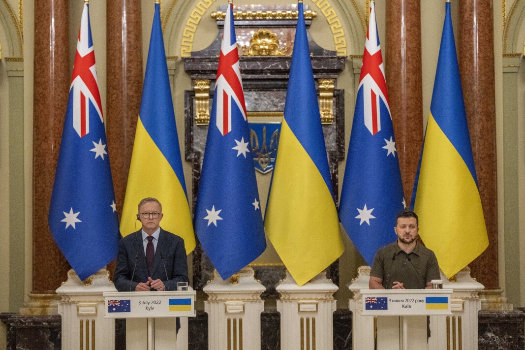 PRESSEKONFERANSE: Den ukrainske presidenten Volodymyr Zelenskyj sammen med den australske statsministeren Anthony Albanese under en pressekonferanse i Kyiv. PRESSEKONFERANSE: Den ukrainske presidenten Volodymyr Zelenskyj sammen med den australske statsministeren Anthony Albanese under en pressekonferanse i Kyiv.