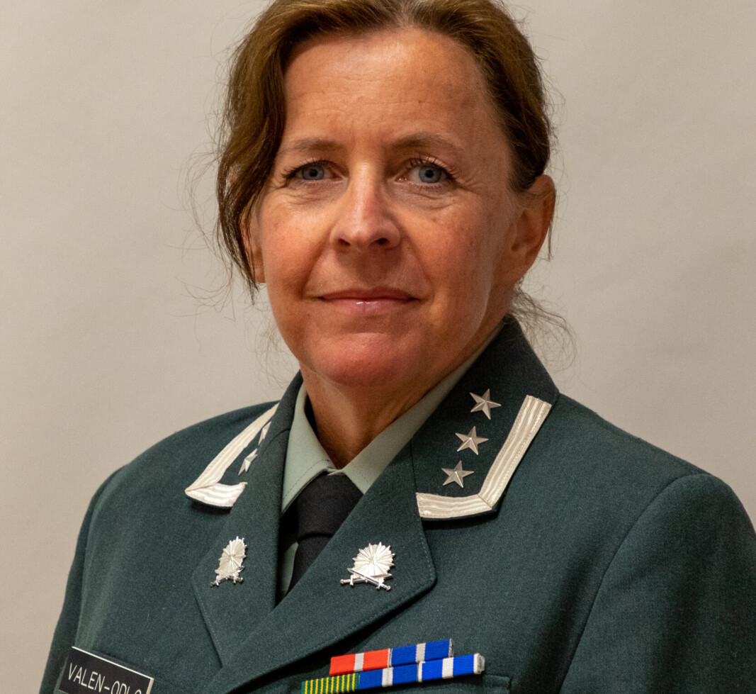 NY SJEF I TRENREGIMENTET: Oberst May Brith Valen-Odlo overtar som sjef i Trenregimentet. NY SJEF I TRENREGIMENTET: Oberst May Brith Valen-Odlo overtar som sjef i Trenregimentet.