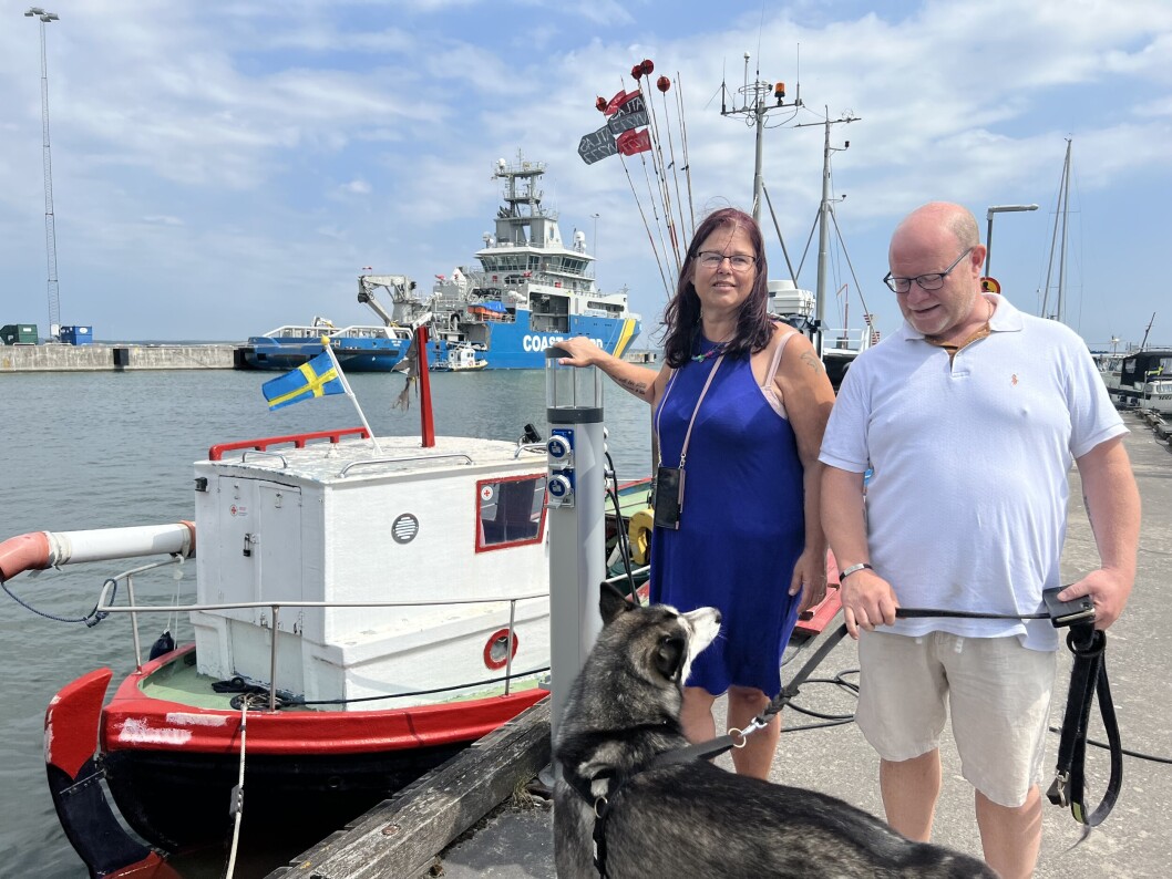 LÆRERNE: Maria og Magnus Åhnström må trøste elever som påvirkes av foreldre som er blitt redde etter Russlands krig i Ukraina. LÆRERNE: Maria og Magnus Åhnström må trøste elever som påvirkes av foreldre som er blitt redde etter Russlands krig i Ukraina.