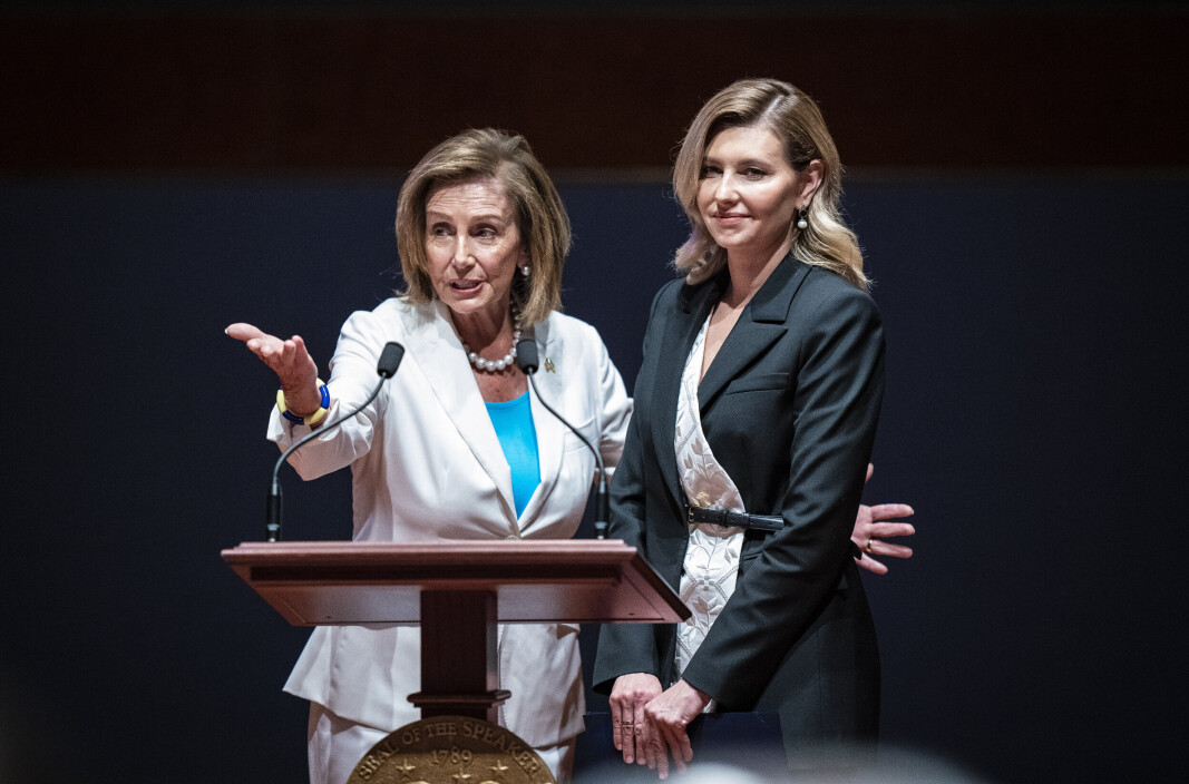BESØK: Nancy Pelosi introduserte Ukrainas førstedame Olena Zelenska onsdag. BESØK: Nancy Pelosi introduserte Ukrainas førstedame Olena Zelenska onsdag.